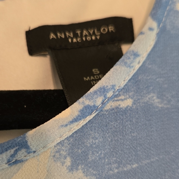 Ann Taylor Factory Blue and White Scoop Neck Sundress. It Is Fully Lined P2P 18 - Picture 2 of 4